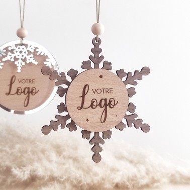 Boule de Noël flocon en bois personnalisée avec logo – Décoration professionnelle élégante