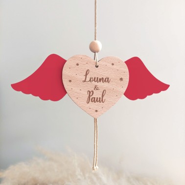 Boule de Noël cœur ailé personnalisée en bois – Cadeau unique